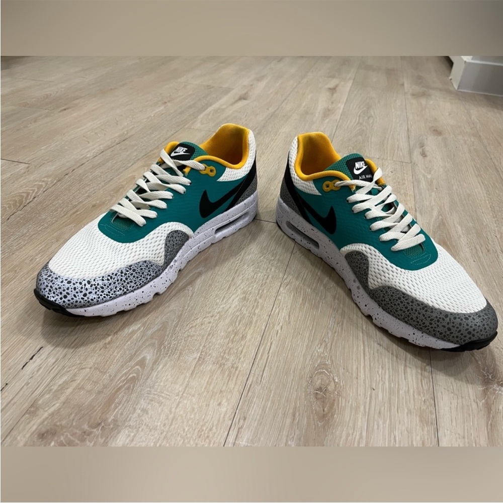 Nike Air Max Size 12 and a pair of Nike Mens joggers. Size medium, color black